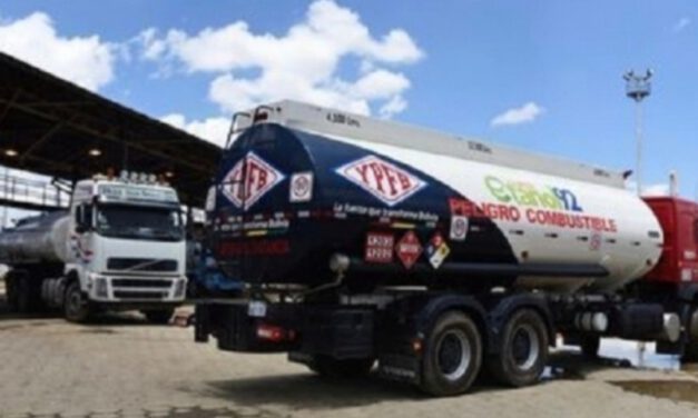 YPFB reporta más de 80 millones de litros de combustibles en espera para abastecer el eje troncal del país