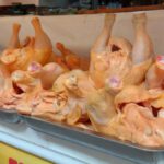 Pollo baja a menos de Bs 16 el kilo en La Paz, una semana después del fin de los bloqueos