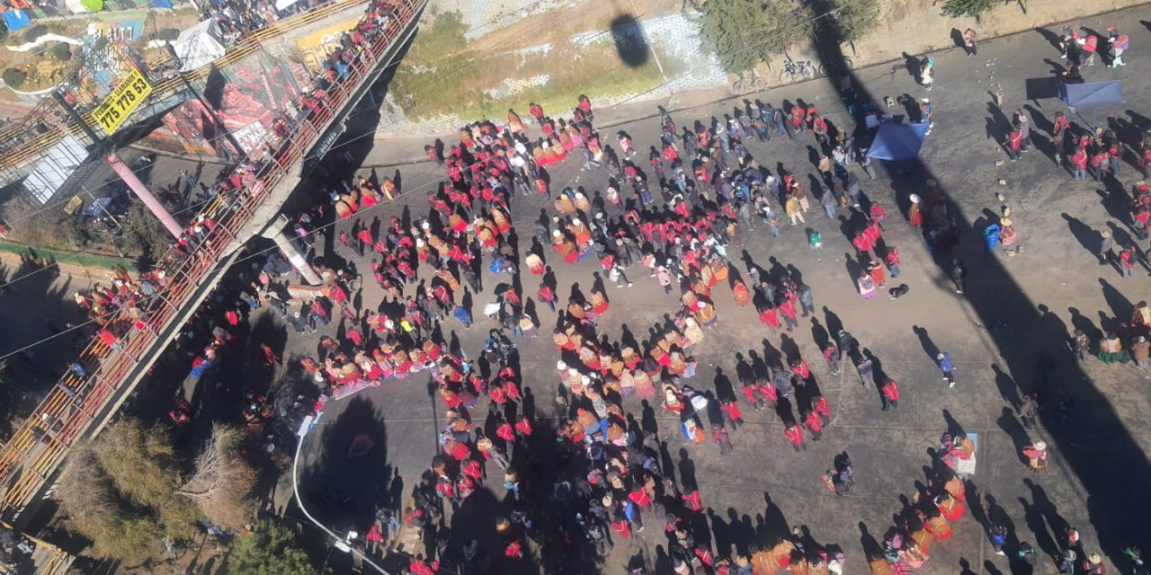 Bloqueos superan los 70 puntos en Bolivia y mantienen cercadas rutas clave en cinco departamentos