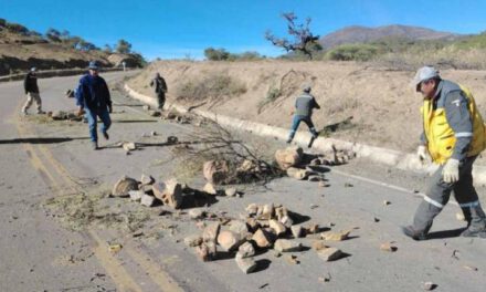 Chuquisaca levanta bloqueos tras acuerdo con pueblos originarios y habilita sus carreteras