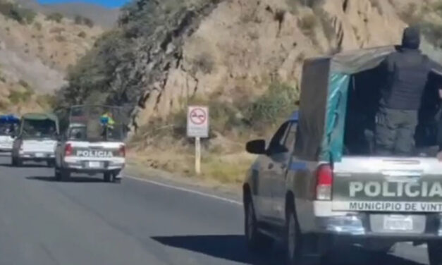 Policía y FFAA activan operativo para despejar la vía entre Cochabamba con el occidente