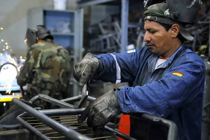 Gobierno dispone tolerancia de 30 minutos para el ingreso laboral por problemas en el abastecimiento de combustible