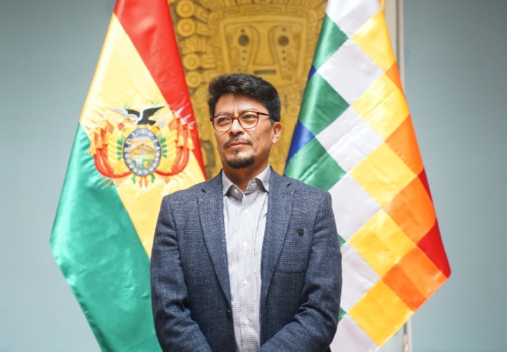 Gobierno perfila nuevos embajadores con enfoque económico para fortalecer la política exterior