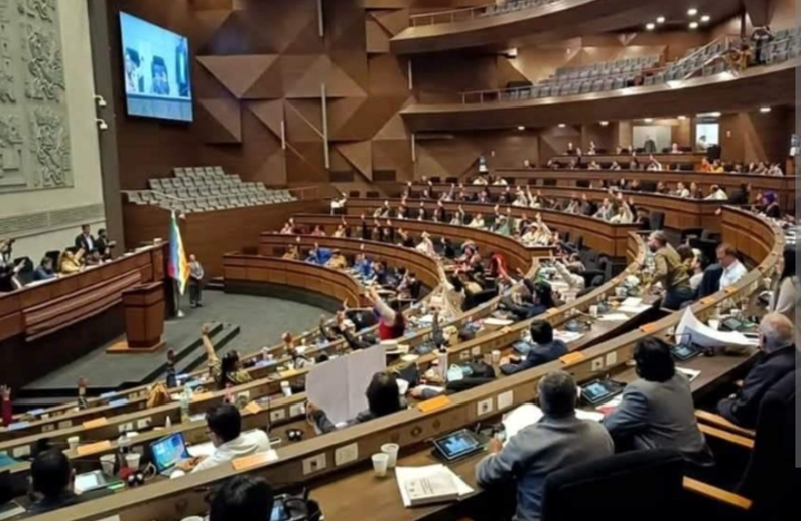 Gobierno reduce el déficit fiscal en Bs 20.000 millones con el presupuesto reformulado