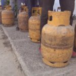 Largas filas por gas de garrafa en Santa Cruz; vecinos denuncian escasez y sobreprecio