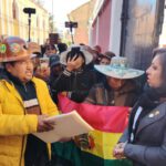 Excooperativistas entregan a diputada denuncias sobre la Empresa Minera Huanuni
