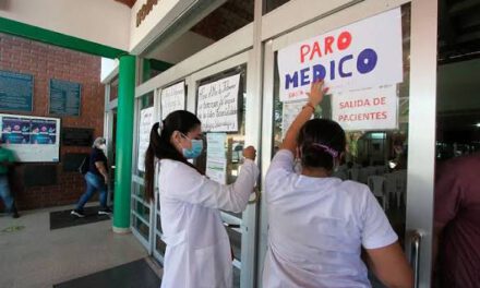 Con el pago del 100% de los salarios, el Colegio Médico suspende el paro