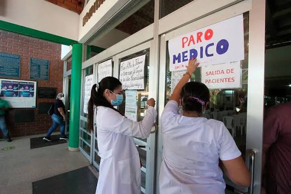 Con el pago del 100% de los salarios, el Colegio Médico suspende el paro