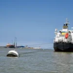 YPFB inicia descarga de diésel en Arica; el volumen cubre seis días de abastecimiento