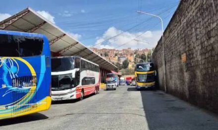 Falta de diésel y aumento de costos llevan al transporte interprovincial a pedir alza de pasajes