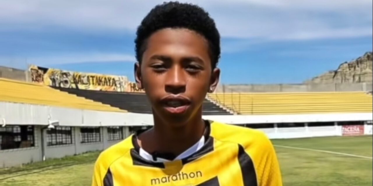 Kevin Chacón, joven yungeño de Irupana, debutó como titular en el Superclásico con The Strongest