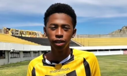 Kevin Chacón, joven yungeño de Irupana, debutó como titular en el Superclásico con The Strongest