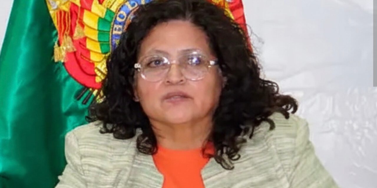 Ministra de Salud atribuye retraso en el pago de salarios a errores en las planillas