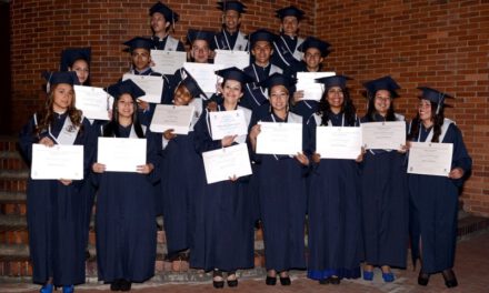 Bachilleres recibirán títulos digitales gratuitos desde este año