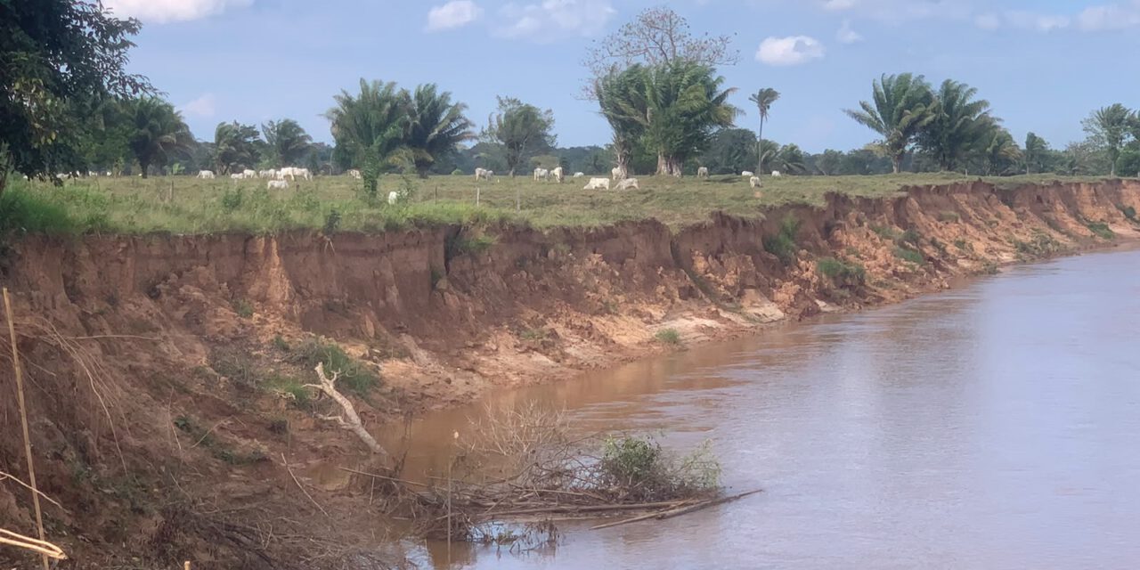 Senador José Roca hace un llamado “urgente” ante inminente colapso de la carretera San Borja – Yucumo que podría comerse el río Maniqui