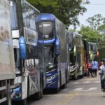 Choferes advierten con movilizaciones si persiste la escasez de combustible