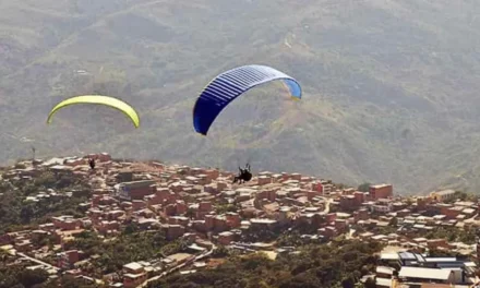 Irupanapente 2026: el festival de parapente que homenajea a Pedro Andaverez y Armando Escóbar se presentó hoy en La Paz