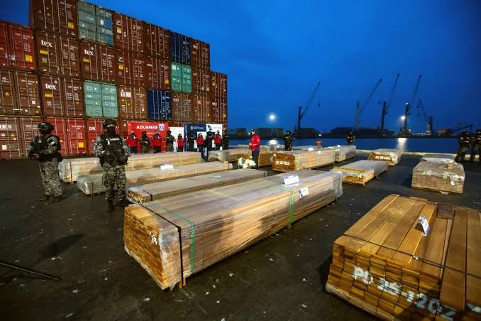 Gobierno dice que pruebas descartan droga en la madera y anuncia acciones legales