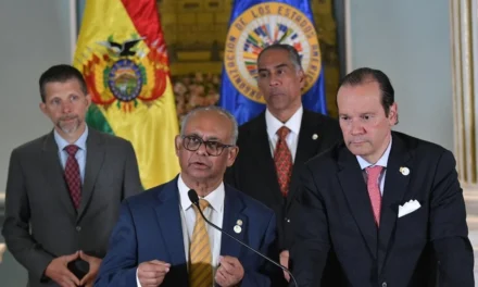 Misión de la OEA ratifica respaldo al Gobierno y continúa agenda de reuniones en Santa Cruz