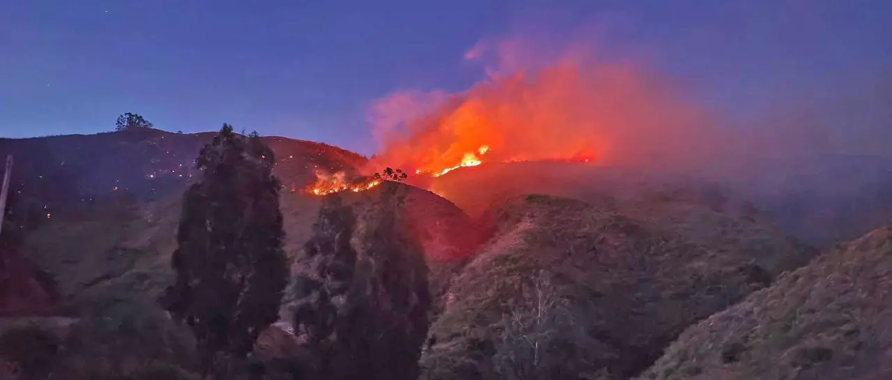 Incendio en Totora se reactiva y ya supera las 70 hectáreas afectadas