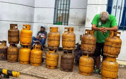 «Ahora se viene la crisis del GLP, necesitamos urgente una Ley de Hidrocarburos», advierte el exministro Ríos