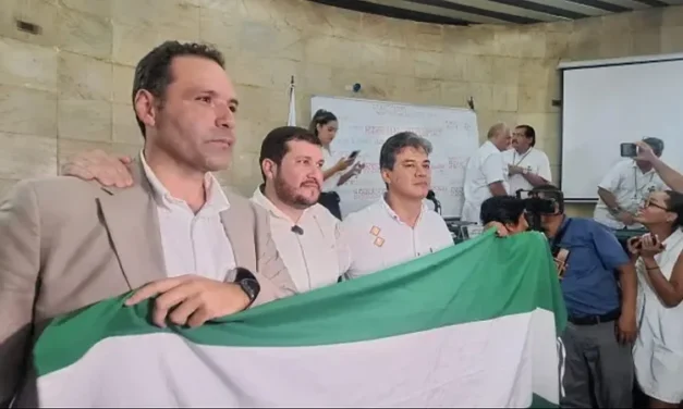 Cívicos de Santa Cruz exigen explicaciones a YPFB por falta de combustible