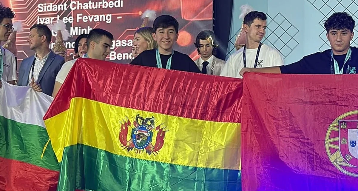 Estudiante boliviano logra bronce en la Olimpiada Internacional de Inteligencia Artificial