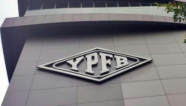 Cinco empresas presentan ofertas para abastecer combustible a Bolivia en 2026