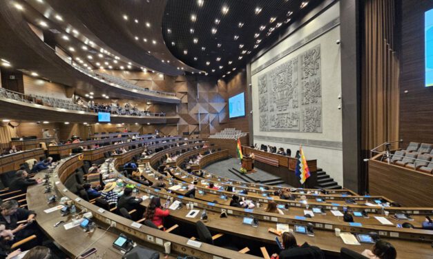 Diputados aprueban informe sobre la “gasolina basura” y lo remiten a la Fiscalía