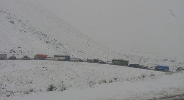 Nevadas afectan rutas hacia el occidente y piden precaución a conductores