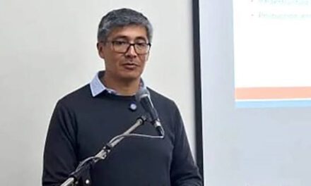 Espinoza busca anular su censura y surge cuestionamiento por posible conflicto de intereses