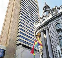 Construcción, conflictos y falta de combustible golpean la economía: BCB prevé caída de 3,6%