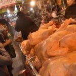 Precio del pollo baja en Santa Cruz y Cochabamba, pero La Paz mantiene costos elevados