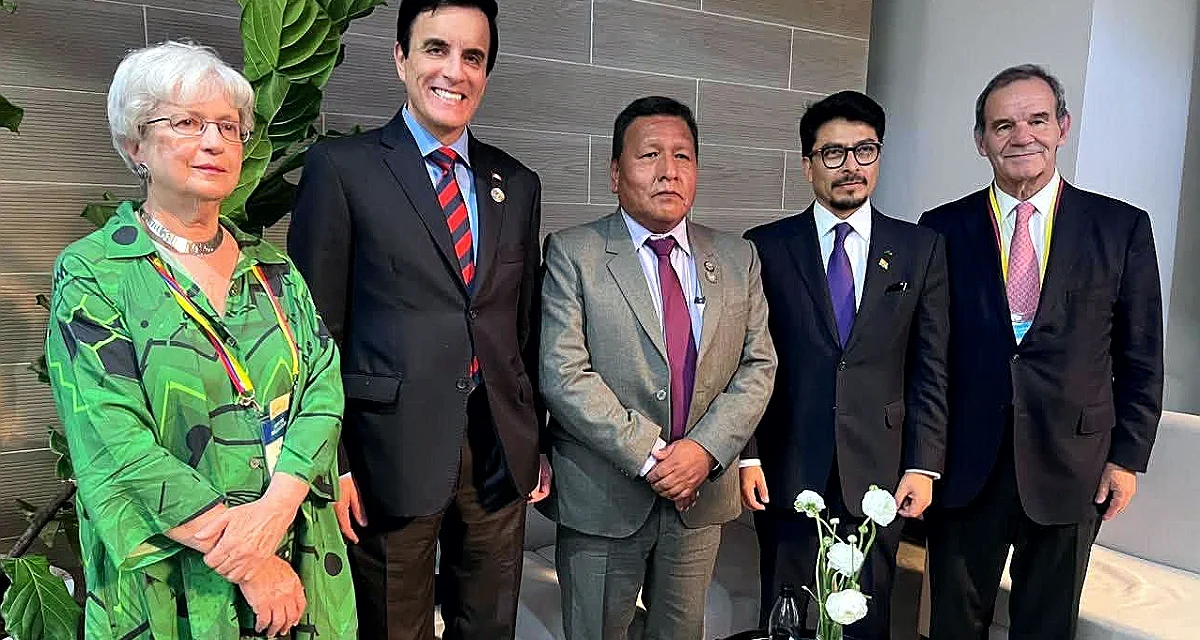 Bolivia busca reforzar la relación bilateral con Colombia
