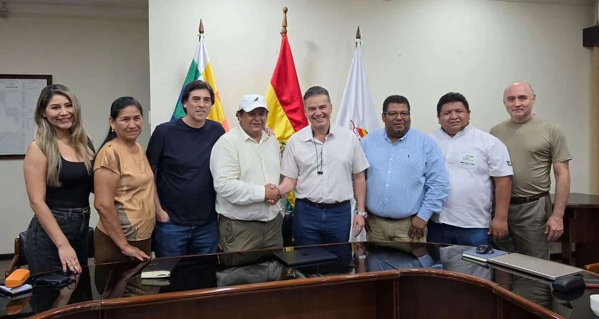 Transportistas de Santa Cruz suspenden paro y optan por continuar el diálogo con el Gobierno