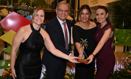 PIL Bolivia recibe la Palmera Dorada en Expocruz 2026 por su stand el “Expreso PIL”