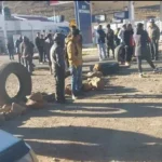 Bloquean la ruta Potosí-Sucre y consiguen tercer aumento de pasajes