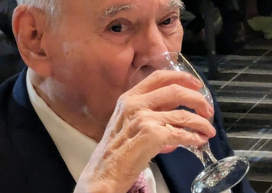 Sánchez de Lozada reaparece y llama a la unidad para enfrentar la crisis de Bolivia