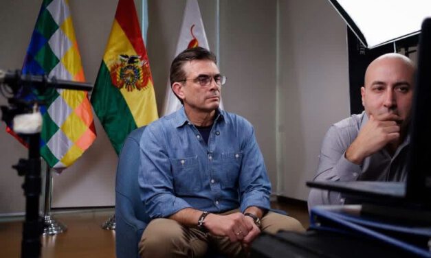 De colaborador “marginal” a estratega internacional: Paz cambia su versión sobre Cerimedo