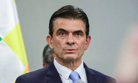 Paz se desploma en ranking regional: pierde 8,9 puntos y su imagen negativa llega al 53,6 %