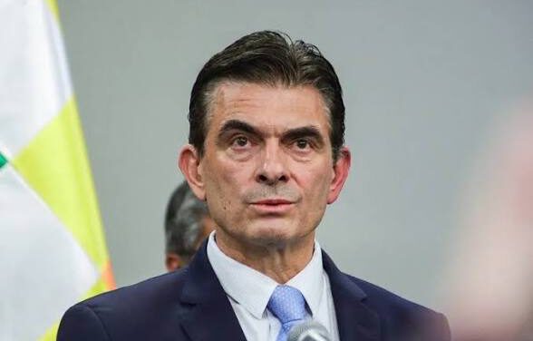Paz se desploma en ranking regional: pierde 8,9 puntos y su imagen negativa llega al 53,6 %