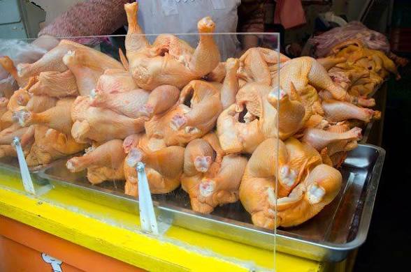 Precio del pollo se dispara en La Paz y vendedores advierten que podría seguir subiendo