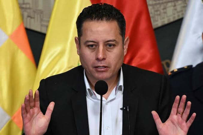 Lara pide pruebas contra Mariaca y cuestiona el “silencio” sobre el caso Cerimedo