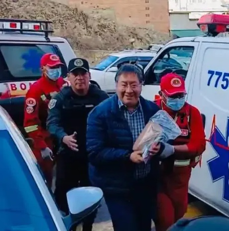 Luis Arce permanecerá internado entre tres y cinco días para someterse a estudios médicos