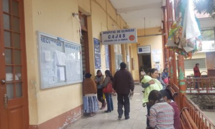 Revilla plantea reorganizar la atención hospitalaria en Miraflores hasta fin de año