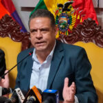 Revilla planteará congelar su salario y el de altas autoridades de la Gobernación
