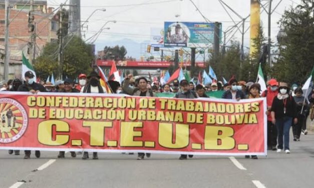 Maestros de La Paz rechazan nueva ley educativa y anuncian movilización para el 15 de septiembre