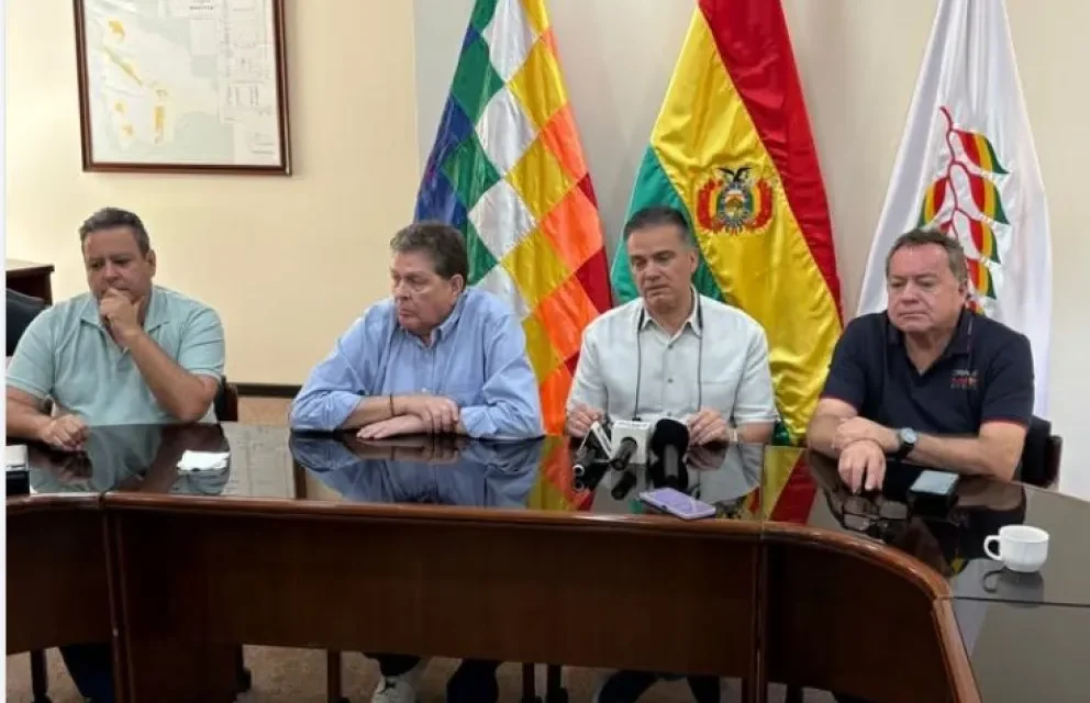 Gobierno y cisterneros acuerdan ajuste transitorio de fletes y descartan paro