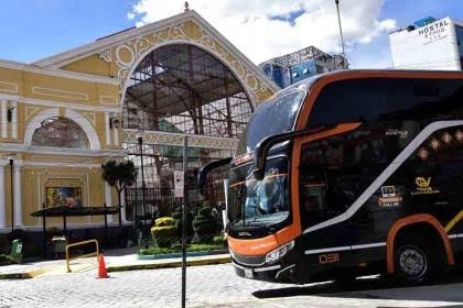 Pasajes interdepartamentales suben en La Paz tras el alza del precio del diésel
